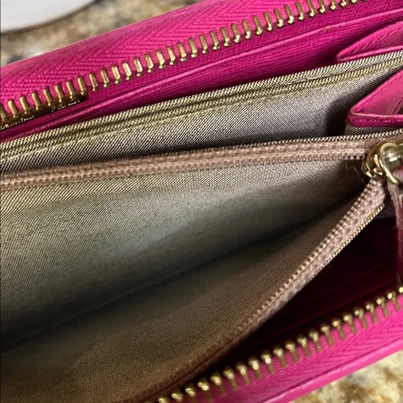 🌵Fendi EUC Zucca Wallet w /COA with Pink Trim - Picture 11 of 11
